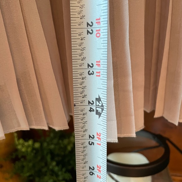 Cream colored shirt with back button - Picture 7 of 7